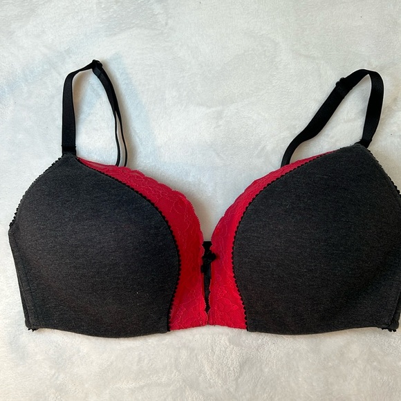 Victoria's Secret Other - Victoria’s Secret No-Wire Bra. Size 38D. EUC. pink lace on cups.